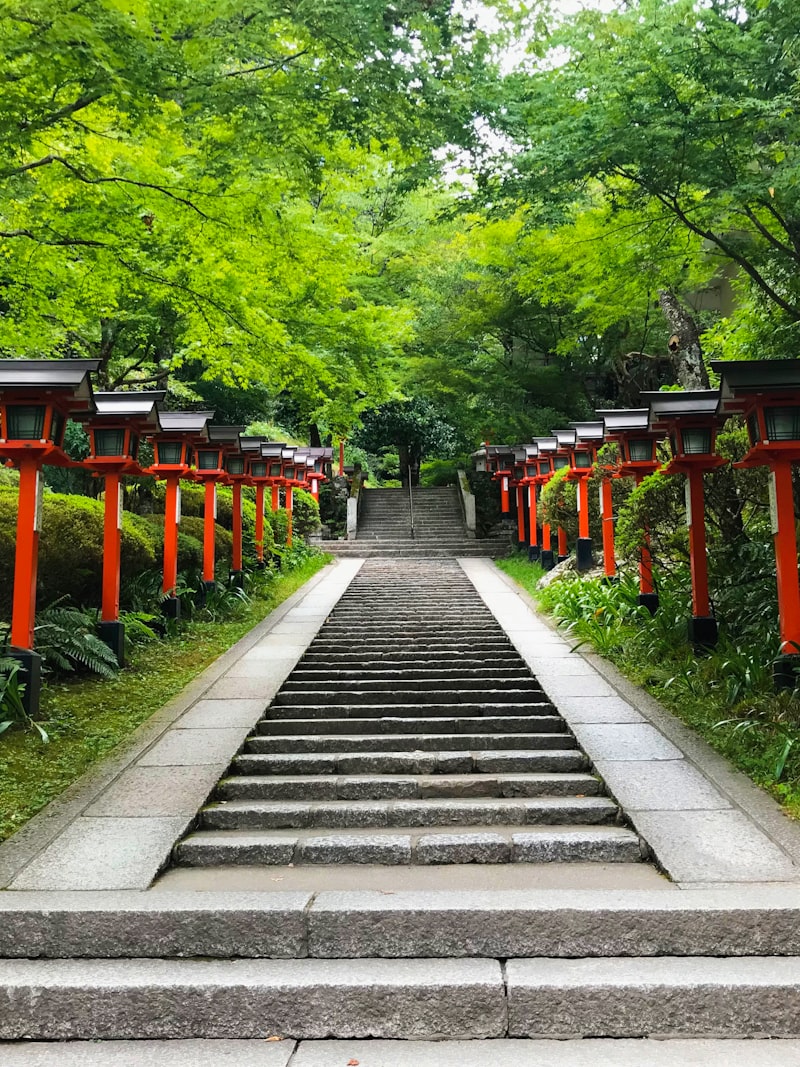 Grand shrine hall in Kyoto with vermilion pillars, a pre-wedding photoshoot location